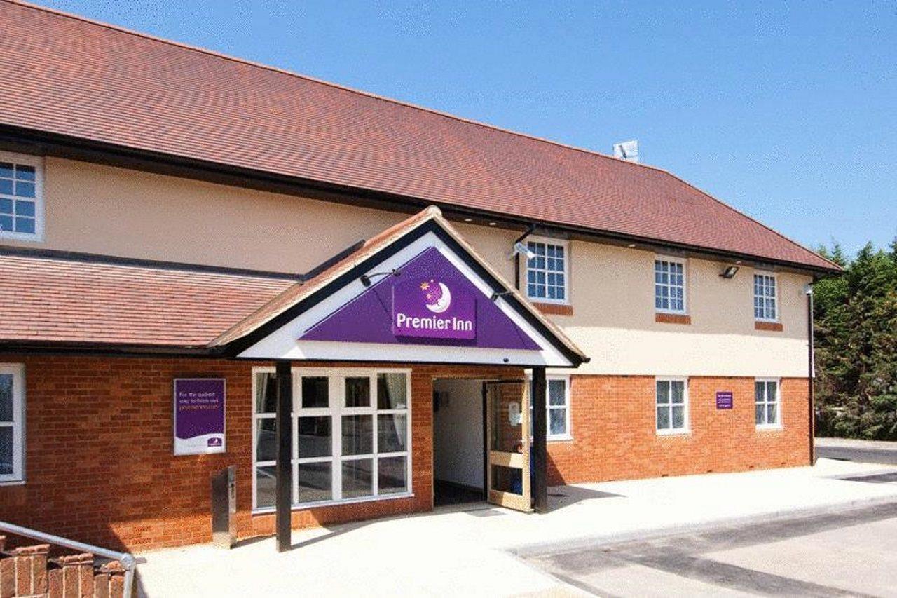 Premier Inn London Ruislip Exterior photo